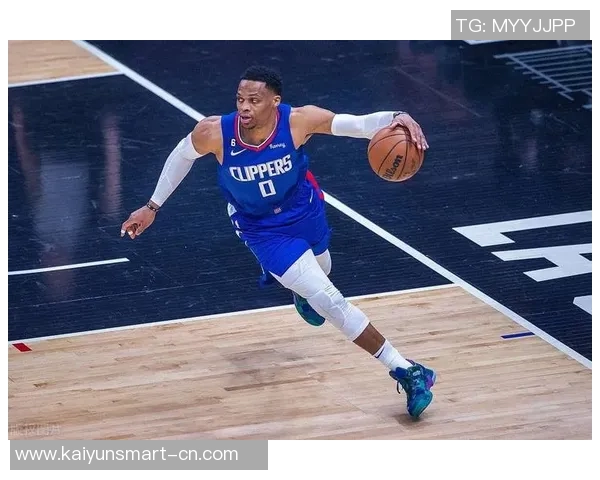 拉塞尔威斯布鲁克的篮球传奇之路与个人成长历程解析